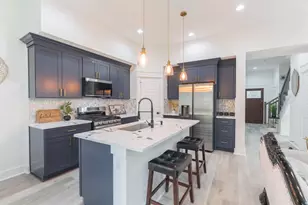 890 Lucky St, Houston, TX 77088 - Photo 13