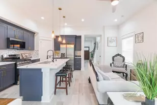 890 Lucky St, Houston, TX 77088 - Photo 9