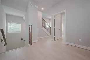 8917 Grovner Pl, Houston, TX 77055 - Photo 15