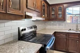 3709 Trailwood Dr, Baytown, TX 77521 - Photo 9