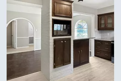 3709 Trailwood Drive, Baytown, TX 77521 - Photo 11
