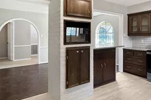 3709 Trailwood Dr, Baytown, TX 77521 - Photo 11