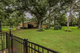 2002 Sugar Mill Ln, Lake Jackson, TX 77566 - Photo 15