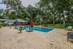2002 Sugar Mill Ln, Lake Jackson, TX 77566 - Photo 31