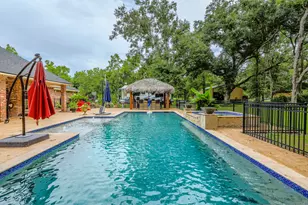 2002 Sugar Mill Ln, Lake Jackson, TX 77566 - Photo 5