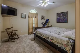 2002 Sugar Mill Ln, Lake Jackson, TX 77566 - Photo 19