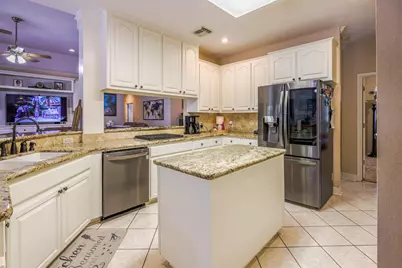2002 Sugar Mill Lane, Lake Jackson, TX 77566 - Photo 9