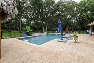 2002 Sugar Mill Ln, Lake Jackson, TX 77566 - Photo 27