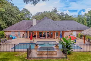 2002 Sugar Mill Ln, Lake Jackson, TX 77566 - Photo 1