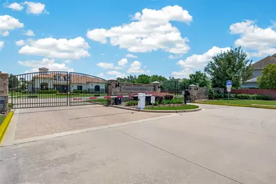 2029 Arrowood Glen Drive, Houston, TX 77077 - Photo 33