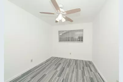 11614 Sandrock Drive, Houston, TX 77048 - Photo 13