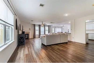 10806 Tallow Briar Lane, Houston, TX 77075 - Photo 11