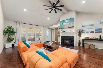 8227 Squires Place Drive, Houston, TX 77083 - Photo 3