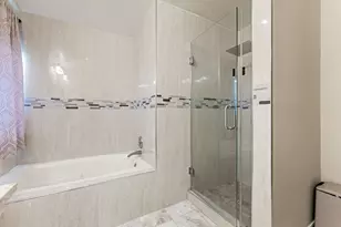 8227 Squires Pl Dr, Houston, TX 77083 - Photo 19