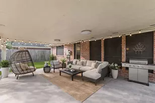 8227 Squires Pl Dr, Houston, TX 77083 - Photo 27