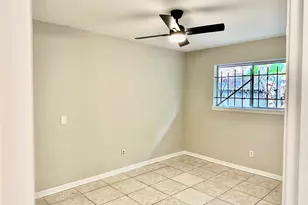748 W Rittenhouse St, Houston, TX 77076 - Photo 9