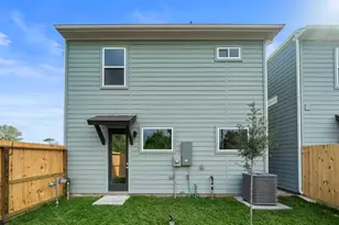 8120 Esther Acres Ln, Houston, TX 77088 - Photo 27