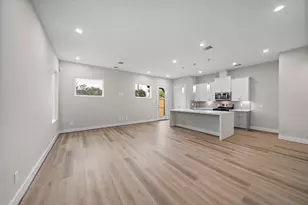 8120 Esther Acres Ln, Houston, TX 77088 - Photo 3