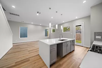 8120 Esther Acres Lane, Houston, TX 77088 - Photo 9