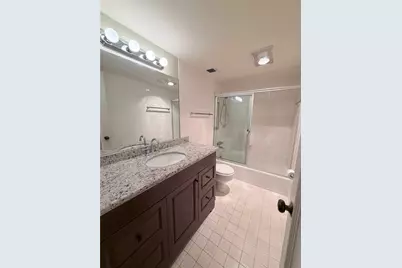 5050 Ambassador Way #305, Houston, TX 77056 - Photo 13