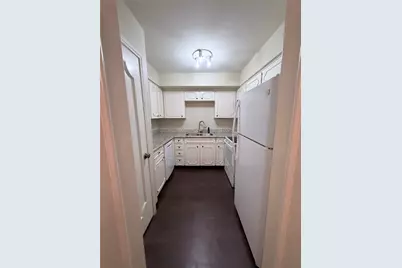 5050 Ambassador Way #305, Houston, TX 77056 - Photo 3