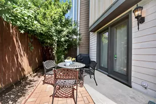 923 Byrne St, Houston, TX 77009 - Photo 27