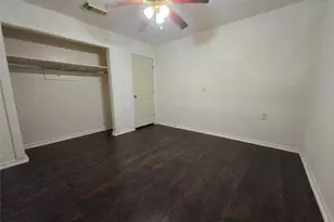 9621 Sweetwater Ln, Houston, TX 77037 - Photo 13