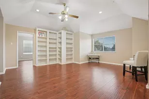 19 Rivercoach Ln, Sugar Land, TX 77479 - Photo 31