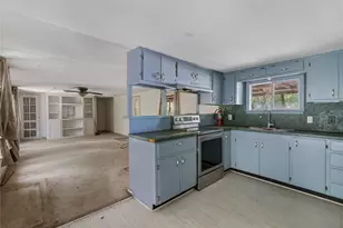 402 Baltzell Dr, Pinehurst, TX 77362 - Photo 9