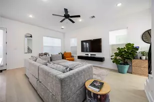 7008 Emma Lou St, Houston, TX 77088 - Photo 7