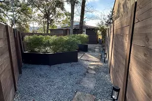 4019 Ascot Ln, Houston, TX 77092 - Photo 13