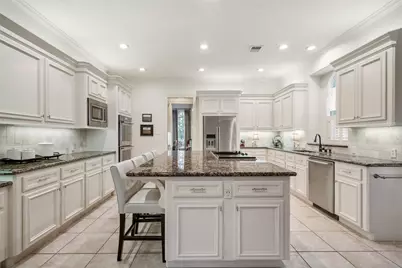 2 Lenox Hill Drive, The Woodlands, TX 77382 - Photo 17