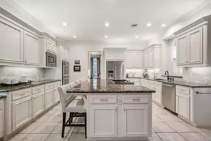 2 Lenox Hill Dr, The Woodlands, TX 77382 - Photo 17