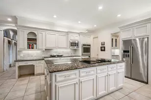 2 Lenox Hill Dr, The Woodlands, TX 77382 - Photo 15