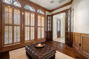 2 Lenox Hill Dr, The Woodlands, TX 77382 - Photo 9