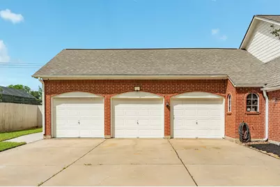 914 Oleander Street, Lake Jackson, TX 77566 - Photo 9