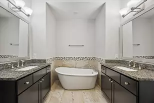 8304 Ginger Oak St, Houston, TX 77055 - Photo 13