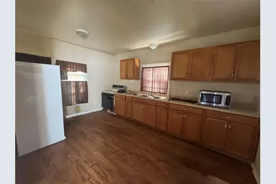 813 E Canal Road, Highlands, TX 77562 - Photo 13