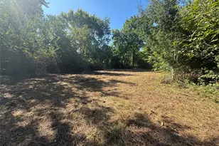 813 E Canal Rd, Highlands, TX 77562 - Photo 7