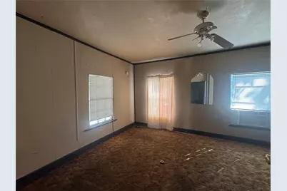 813 E Canal Road, Highlands, TX 77562 - Photo 17