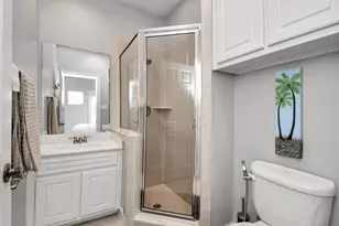 915 Asbury St, Houston, TX 77007 - Photo 5