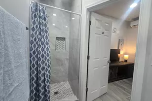 805 Avenue K, Galveston, TX 77550 - Photo 7