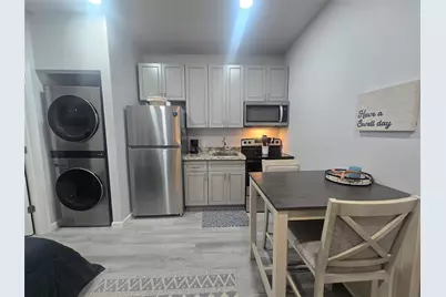 805 Avenue K #D, Galveston, TX 77550 - Photo 3