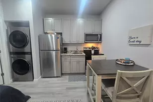 805 Avenue K, Galveston, TX 77550 - Photo 3