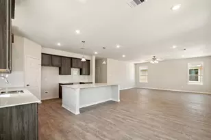 347 Bay Oaks St, La Porte, TX 77571 - Photo 9