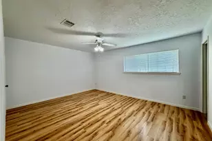7214 Crownwest St, Houston, TX 77072 - Photo 11