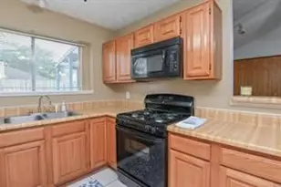 14107 Mary Sue Ct, Sugar Land, TX 77498 - Photo 11