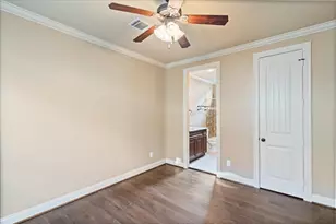 1518 Amundsen St, Houston, TX 77009 - Photo 33
