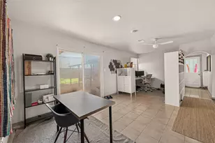 10935 Timberoak Dr, Houston, TX 77043 - Photo 7