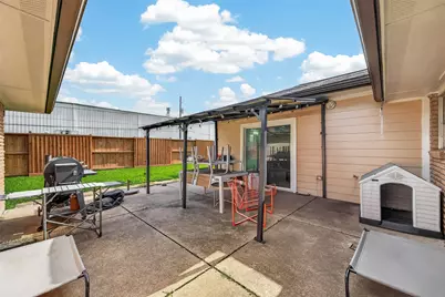 10935 Timberoak Drive, Houston, TX 77043 - Photo 15